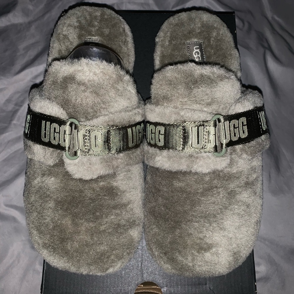 UGG slides men